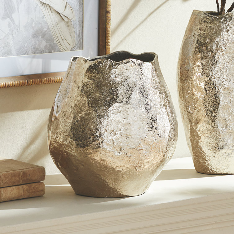 Silver Sand Cast Aluminum Decorative Table Vase