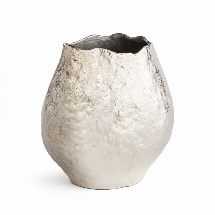 Silver Sand Cast Aluminum Decorative Table Vase