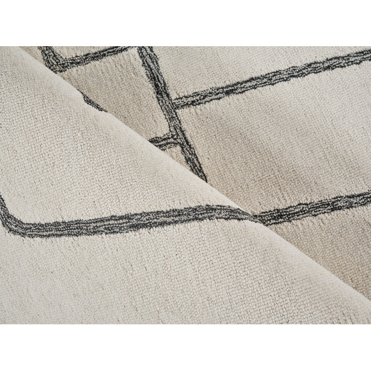 Ivory and Black Hand-Tufted Wool Rectangular Area Rug, 2' x 3'