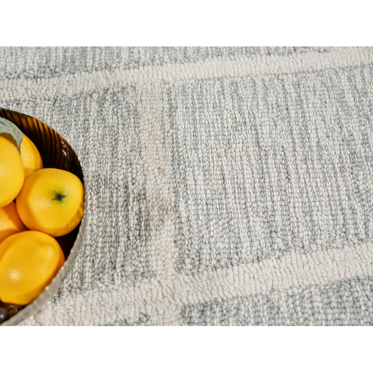 Ivory Hand-Tufted Wool Rectangular 6' x 9' Area Rug