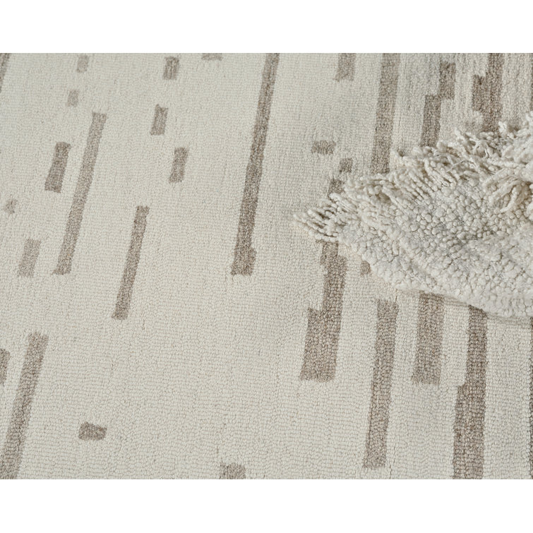 Ivory and Beige Hand-Tufted Wool 10' x 14' Rug