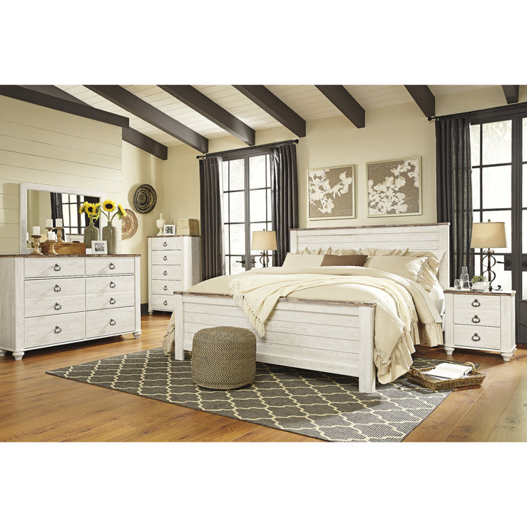 Willowton Whitewashed Wood California King Panel Bed