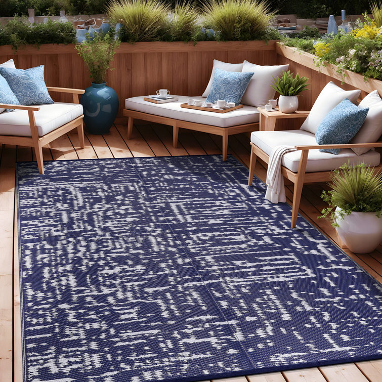 Blue and White Abstract Reversible Outdoor Rug 5' x 7'