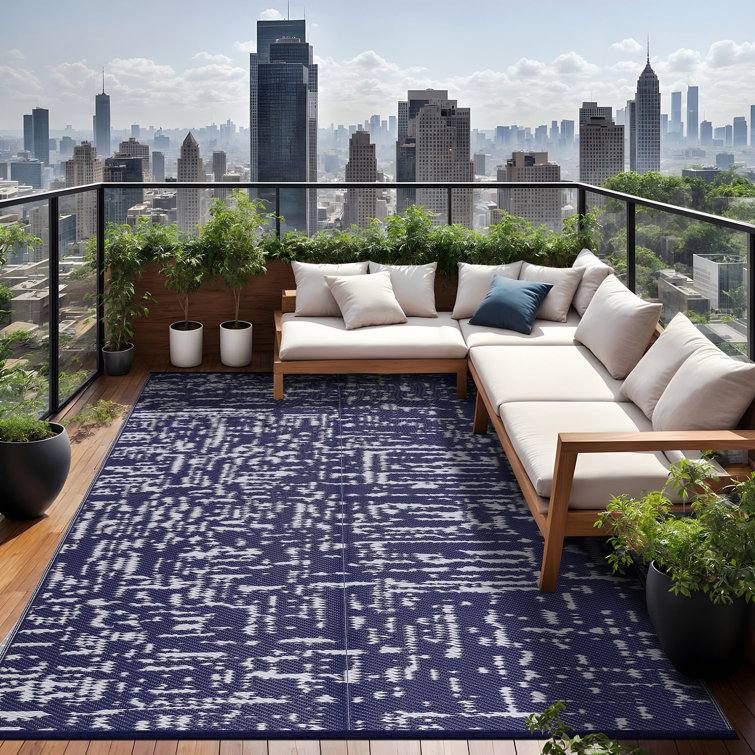 Blue and White Abstract Reversible Outdoor Rug 5' x 7'