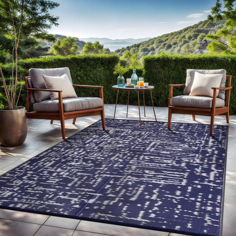 Blue and White Abstract Reversible Outdoor Rug 5' x 7'