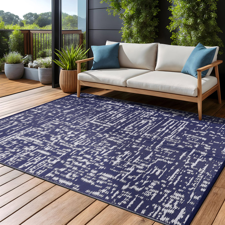 Blue and White Abstract Reversible Outdoor Rug 5' x 7'