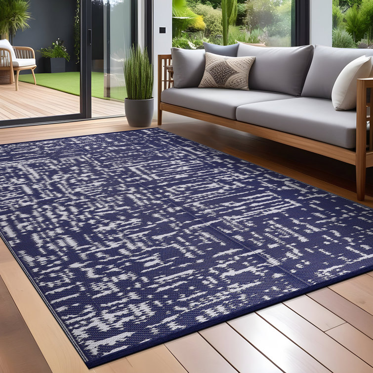 Blue and White Abstract Reversible Outdoor Rug 5' x 7'