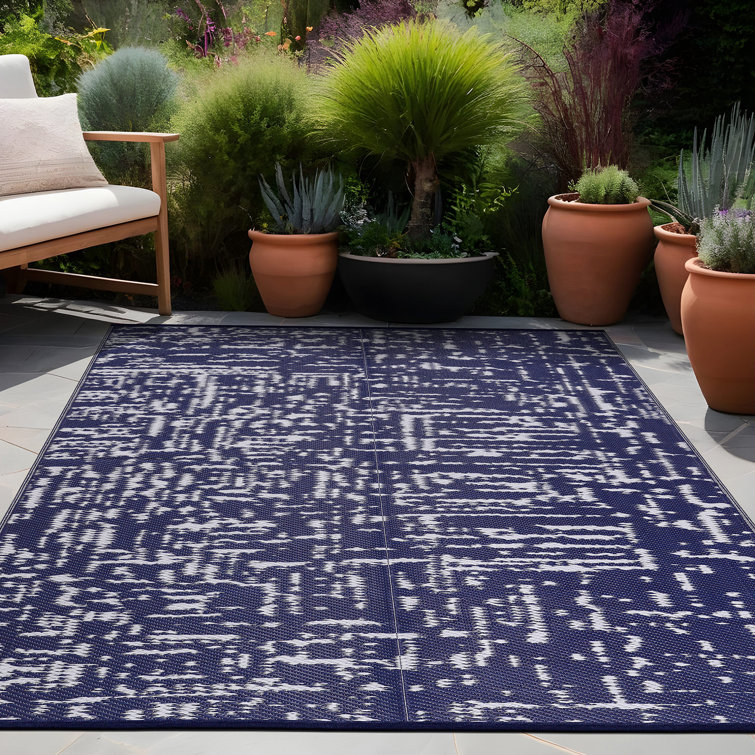 Blue and White Abstract Reversible Outdoor Rug 5' x 7'