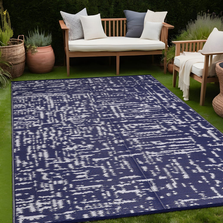 Blue and White Abstract Reversible Outdoor Rug 5' x 7'