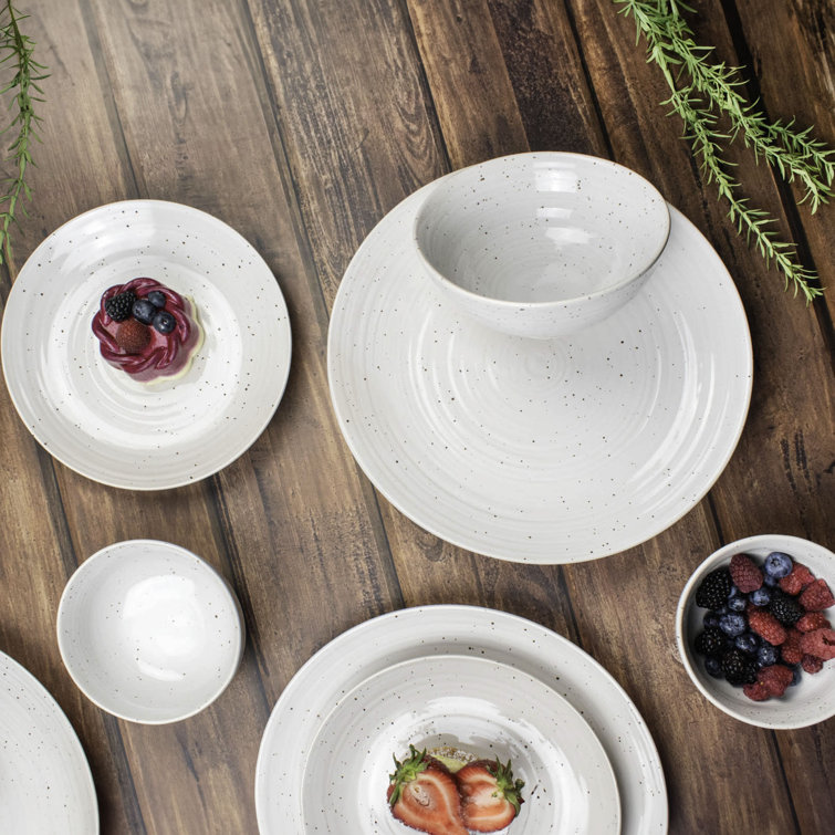 Siterra 16-Piece White Ceramic Dinnerware Set