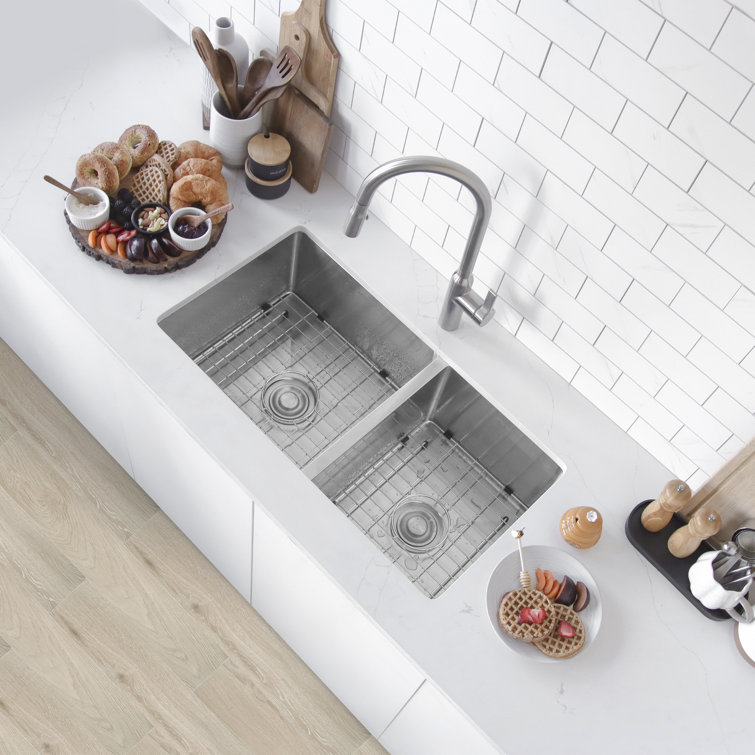 Beryl 33" Stainless Steel Double-Bowl Undermount Kitchen Sink
