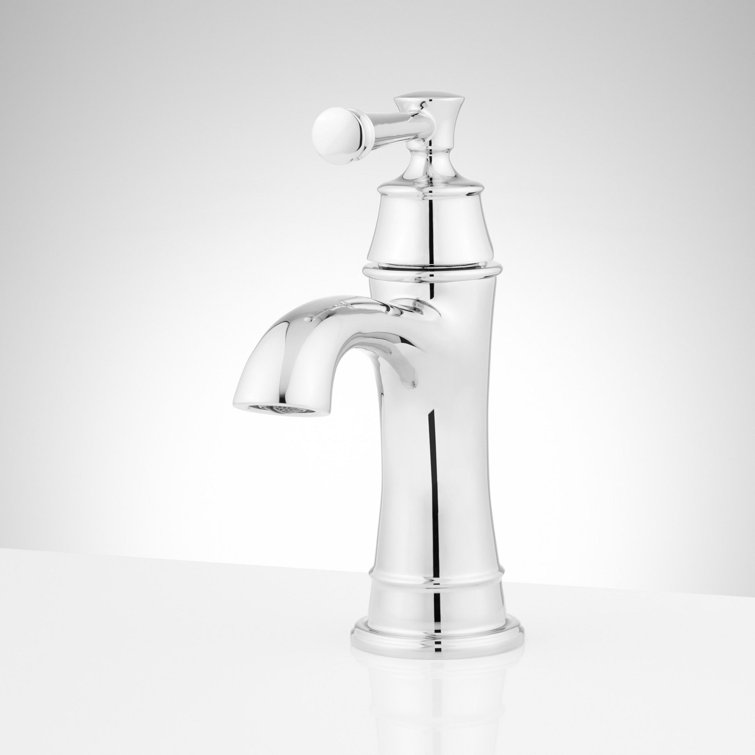 Chrome Single Hole Bathroom Faucet with Brass Lever Handle