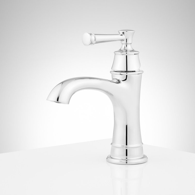 Chrome Single Hole Bathroom Faucet with Brass Lever Handle