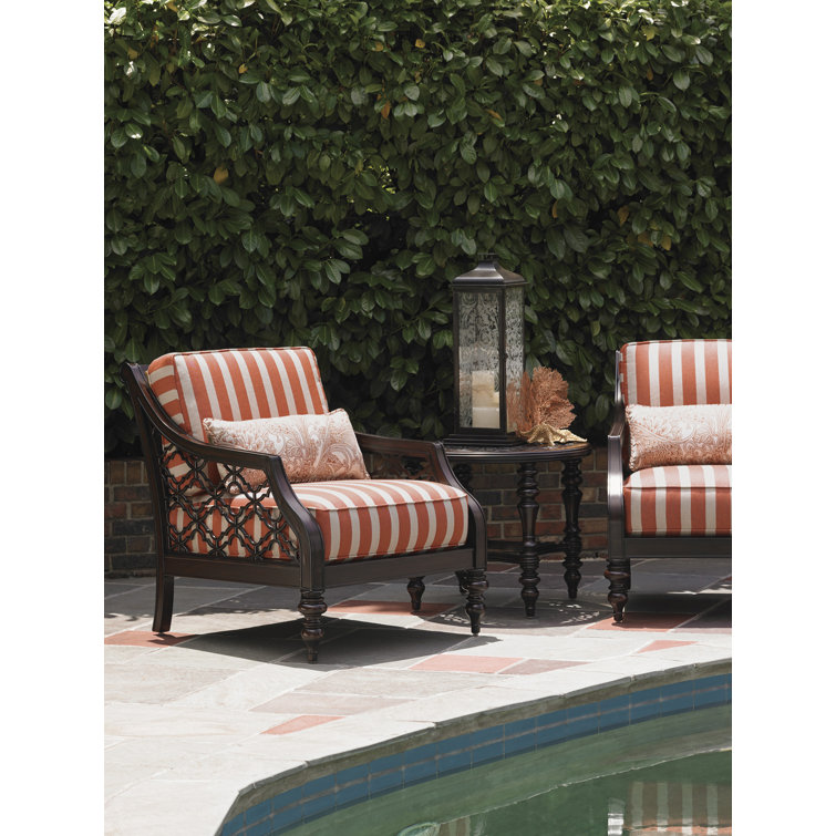 Elegant Traditional Quatrefoil 28" Round End Table in Deep Umber