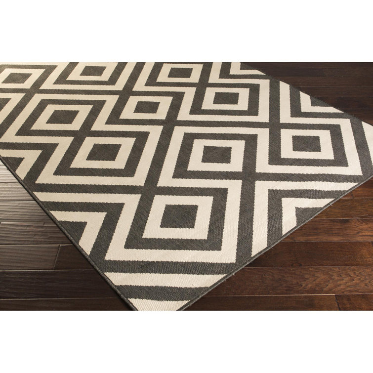 Awena 6' x 9' Gray and Beige Geometric Synthetic Area Rug