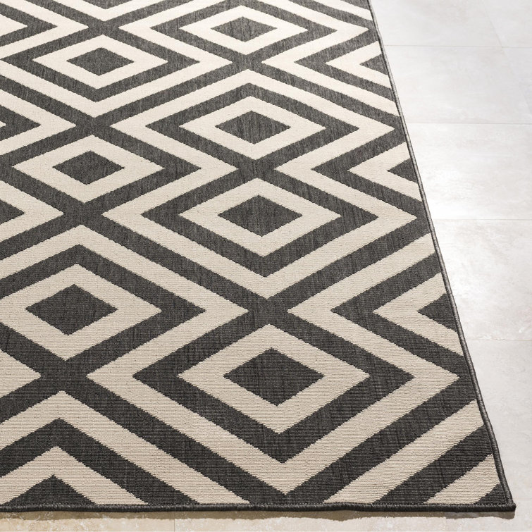 Awena 6' x 9' Gray and Beige Geometric Synthetic Area Rug