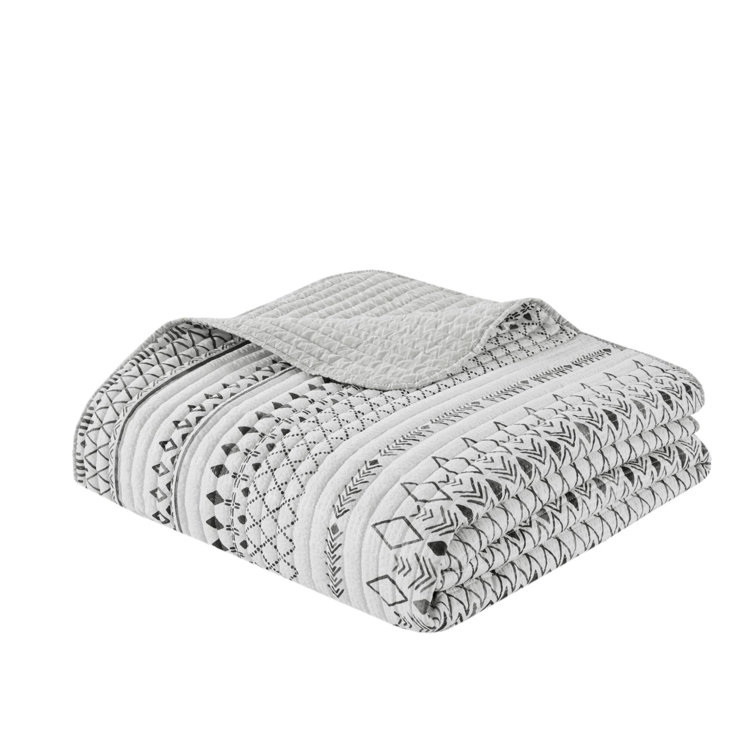 King Black and White Reversible Microfiber Quilt Set