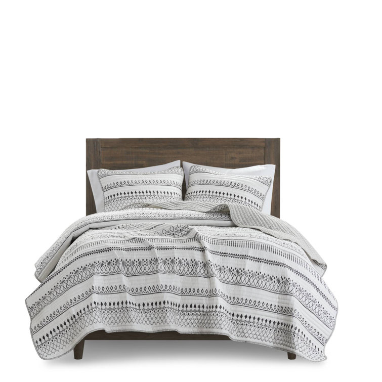 King Black and White Reversible Microfiber Quilt Set