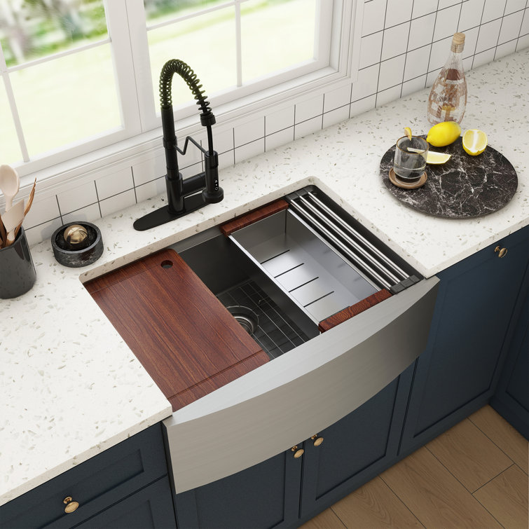 33'' Stainless Steel Farmhouse Kitchen Sink with Matte Black Faucet