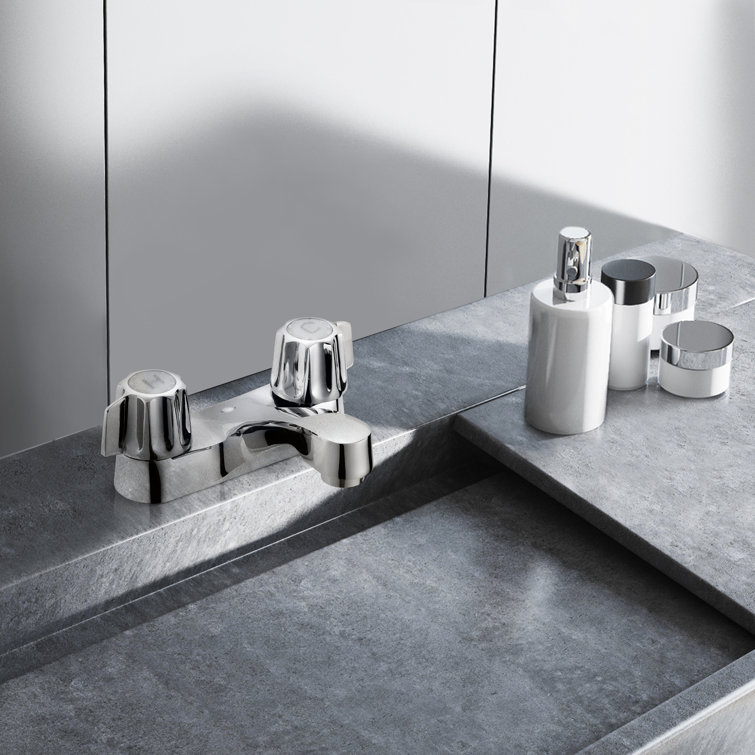 Polished Chrome Double Handle Brass Bathroom Faucet
