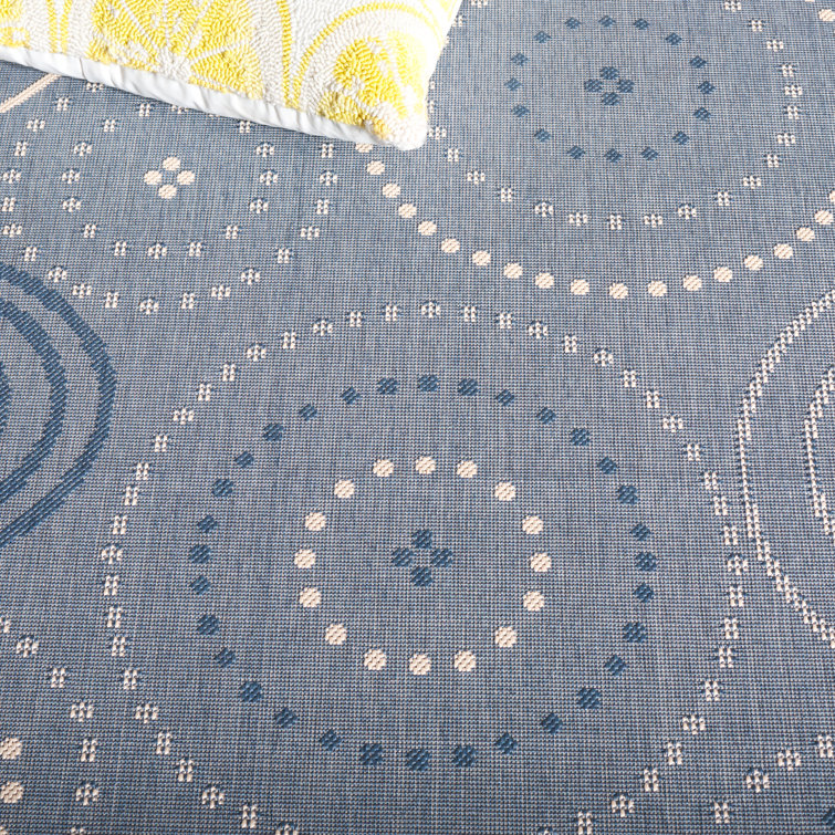 Rectangular 5' x 7' Blue and Natural Cotton Synthetic Rug