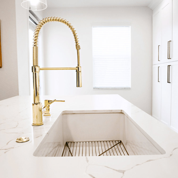 Polished Gold Stainless Steel Kitchen Faucet with Pull-out Spray