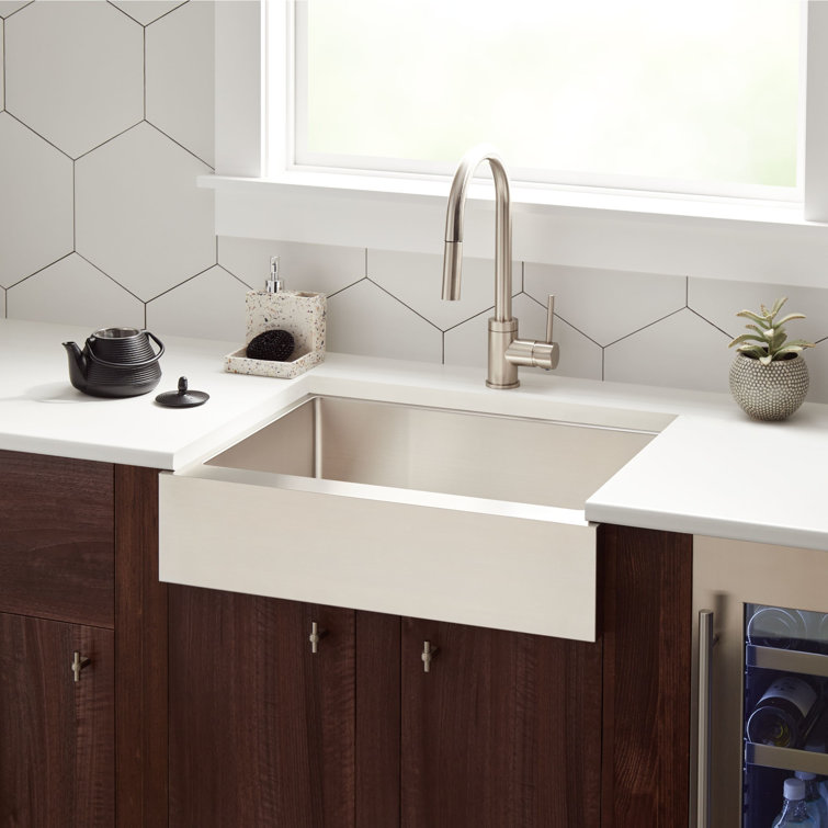 Hazelton 30" Stainless Steel Farmhouse Kitchen Sink