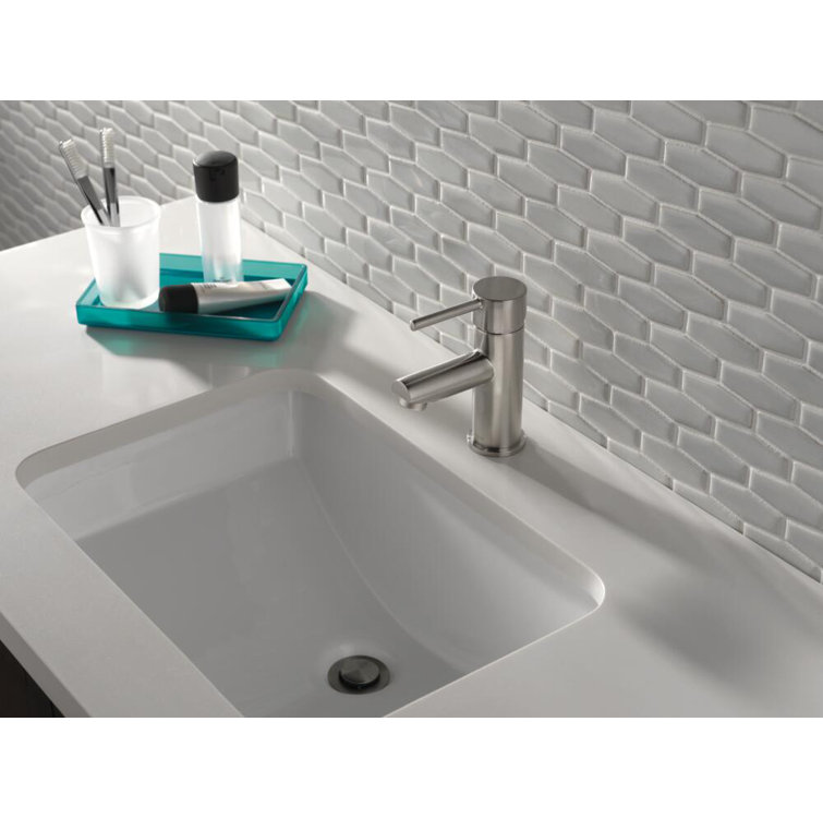 Modern Stainless Steel Single Hole Bathroom Faucet with ADA Compliance