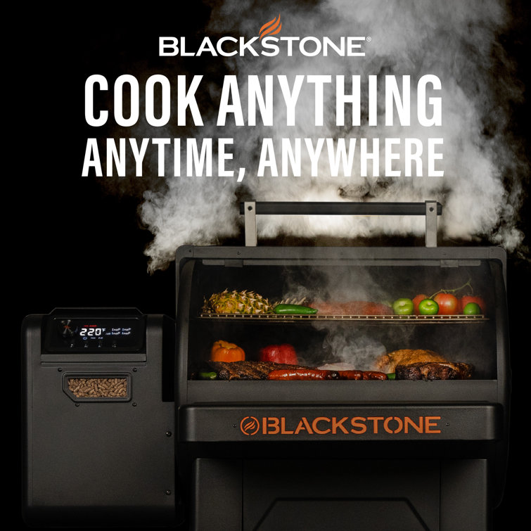 Black Painted Steel 900 Pellet Grill with Stainless Steel Cooking Surface