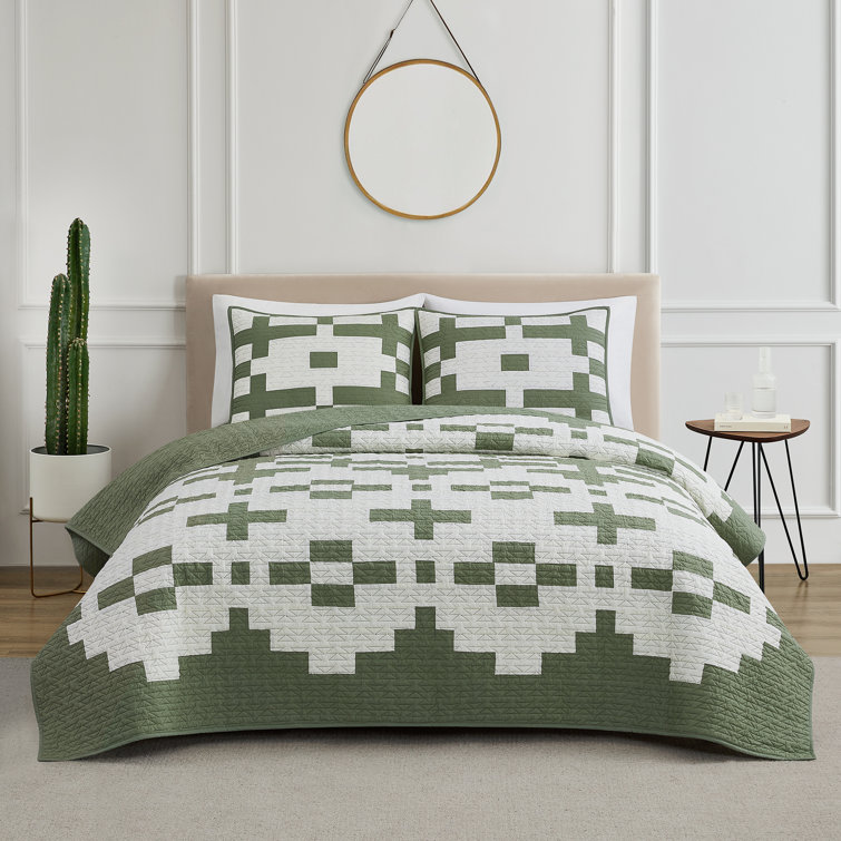Twin White and Green Cotton Reversible Quilt Set