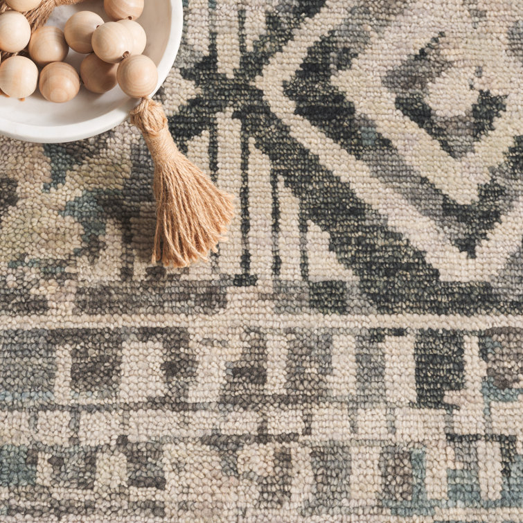 Gray Hand-Knotted Wool Rectangular 6' x 9' Rug