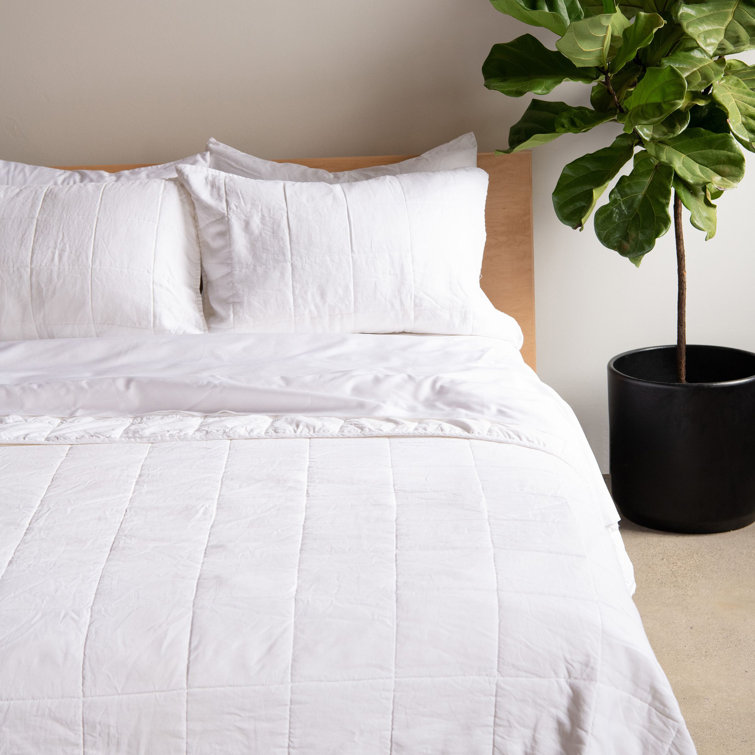 White Twin Microfiber Box Stitch Quilt Set