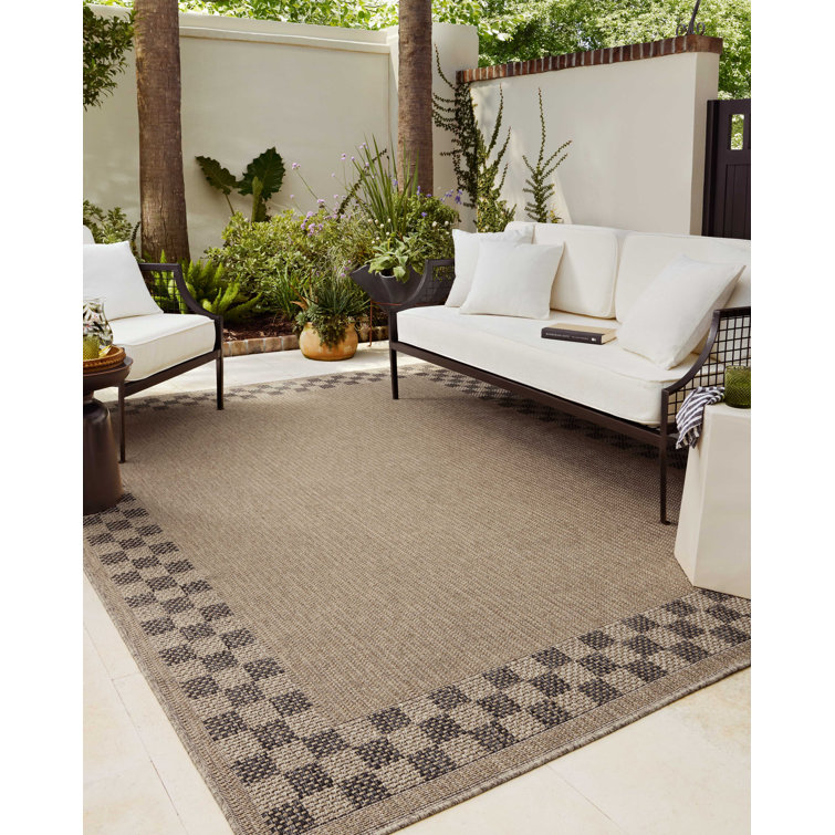 Natural Charcoal Woven Polyester Indoor/Outdoor Area Rug 2'3" x 3'9"