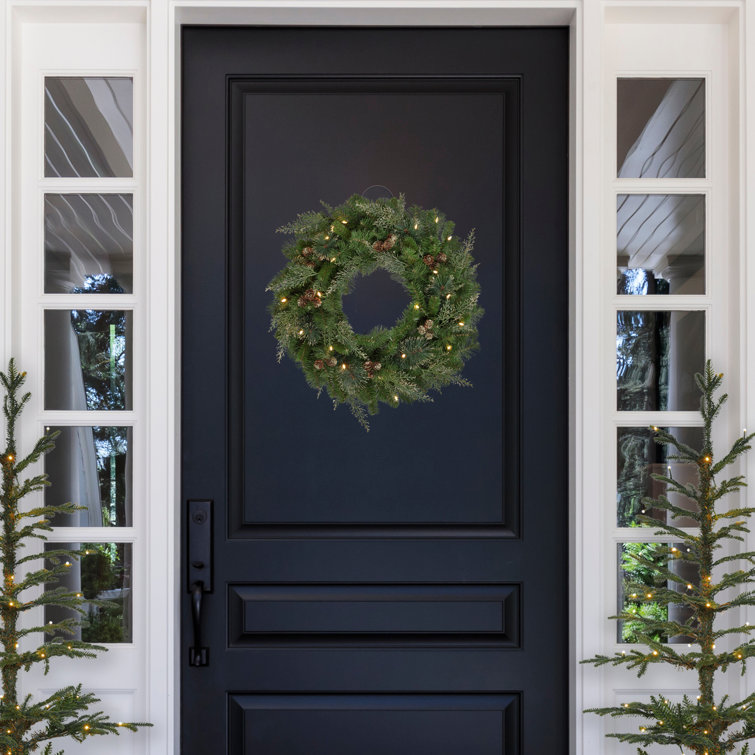 24 Inch Pre-Lit Pine Christmas Wreath with Pinecones and LED Lights