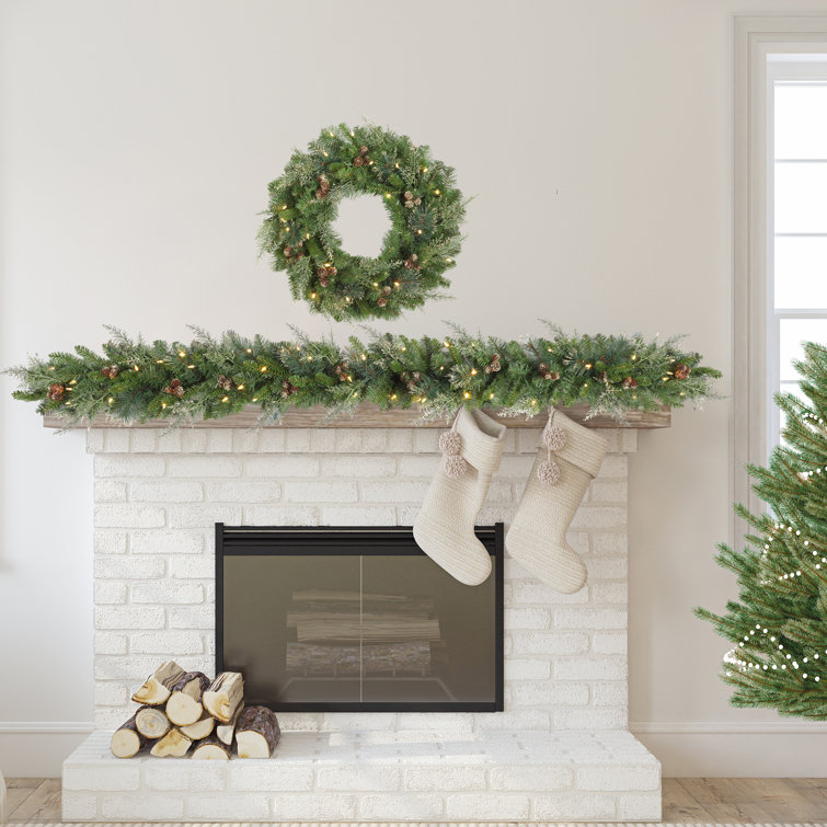 24 Inch Pre-Lit Pine Christmas Wreath with Pinecones and LED Lights
