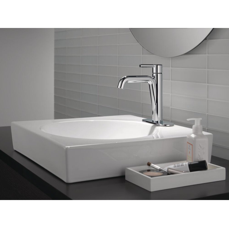 Nicoli Chrome Single Handle Bathroom Faucet with Drain Assembly