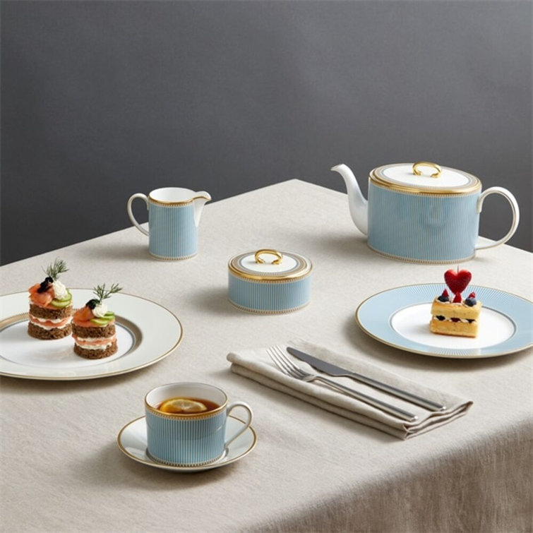 Helia Blue and White Teapot with 22-Carat Gold Lining