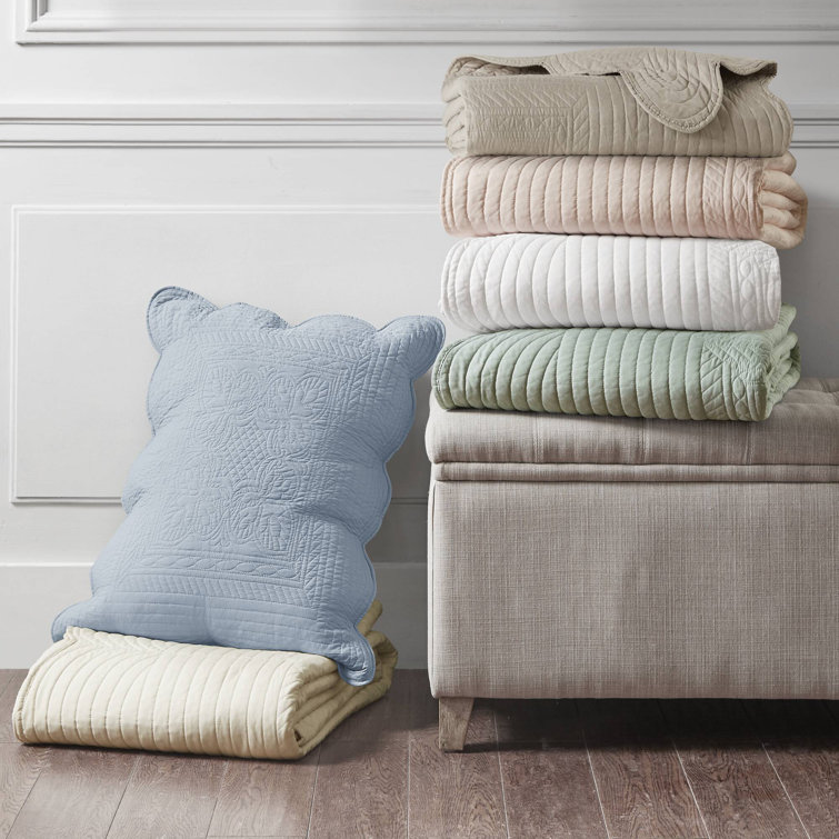 Beige King Microfiber Reversible Quilt Set with Scalloped Edges