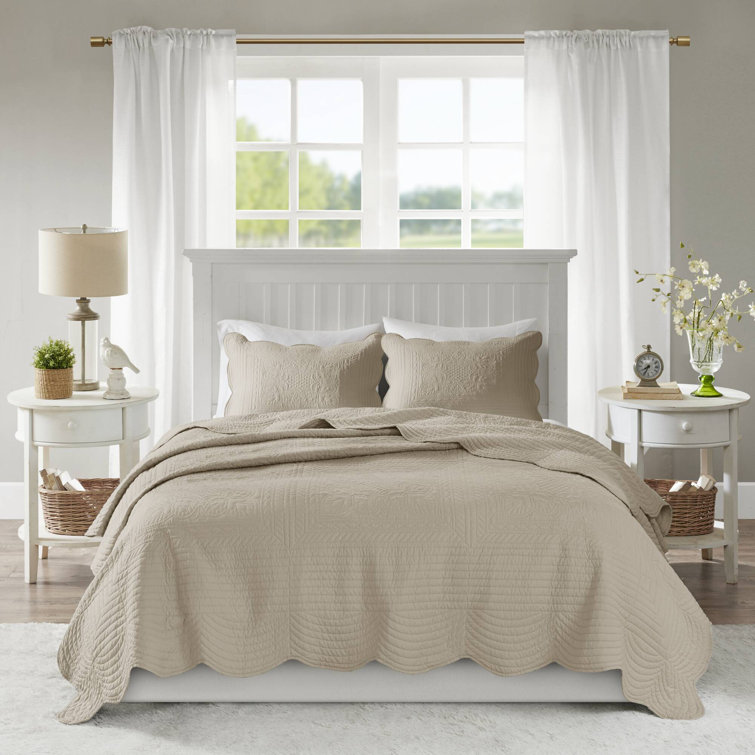 Beige King Microfiber Reversible Quilt Set with Scalloped Edges
