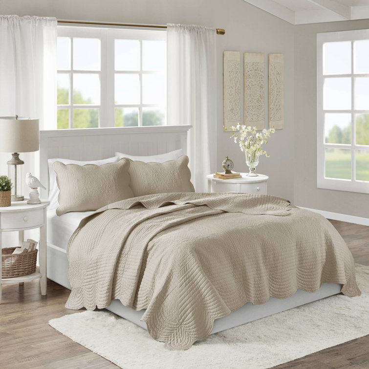 Beige King Microfiber Reversible Quilt Set with Scalloped Edges
