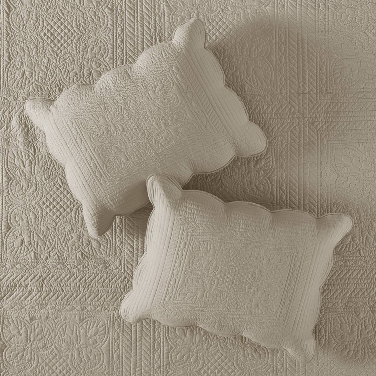 Beige King Microfiber Reversible Quilt Set with Scalloped Edges