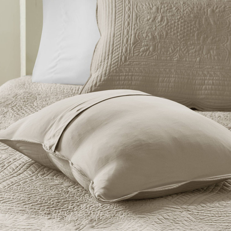 Beige King Microfiber Reversible Quilt Set with Scalloped Edges