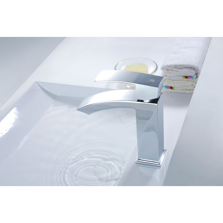 Polished Chrome Single-Handle Bathroom Faucet with Drain Assembly