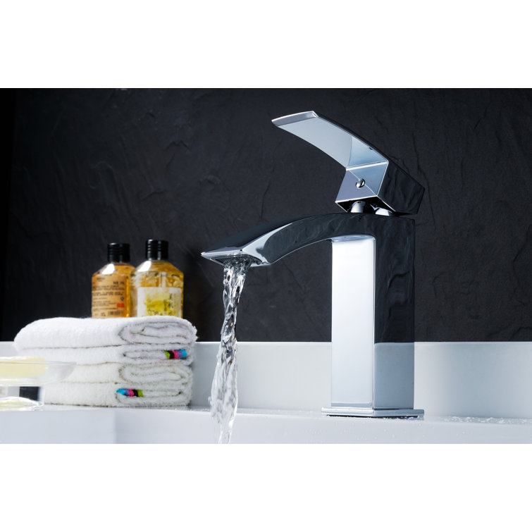 Polished Chrome Single-Handle Bathroom Faucet with Drain Assembly