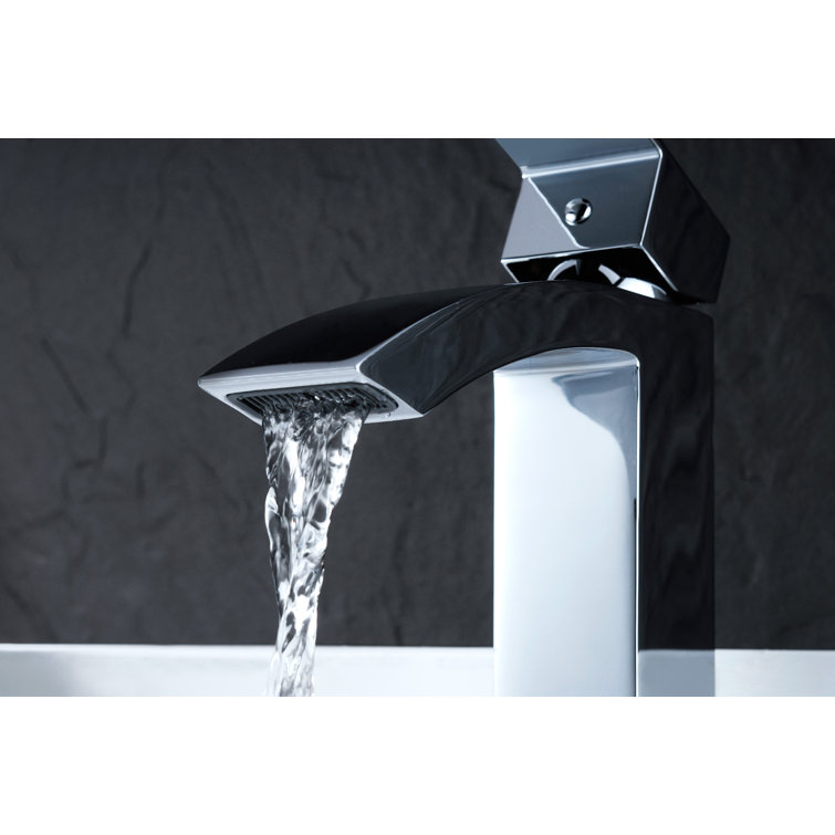 Polished Chrome Single-Handle Bathroom Faucet with Drain Assembly