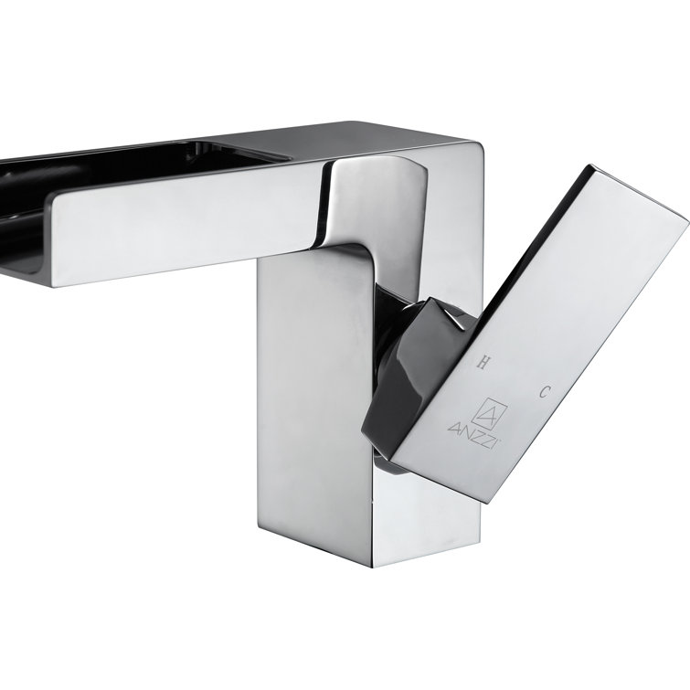 Polished Chrome Single-Handle Bathroom Faucet with Drain Assembly