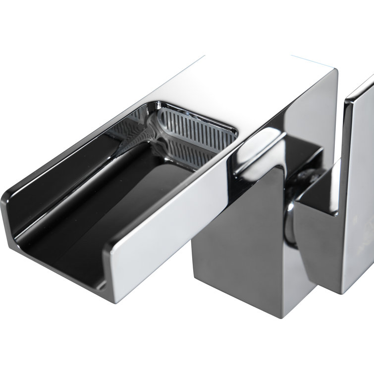 Polished Chrome Single-Handle Bathroom Faucet with Drain Assembly