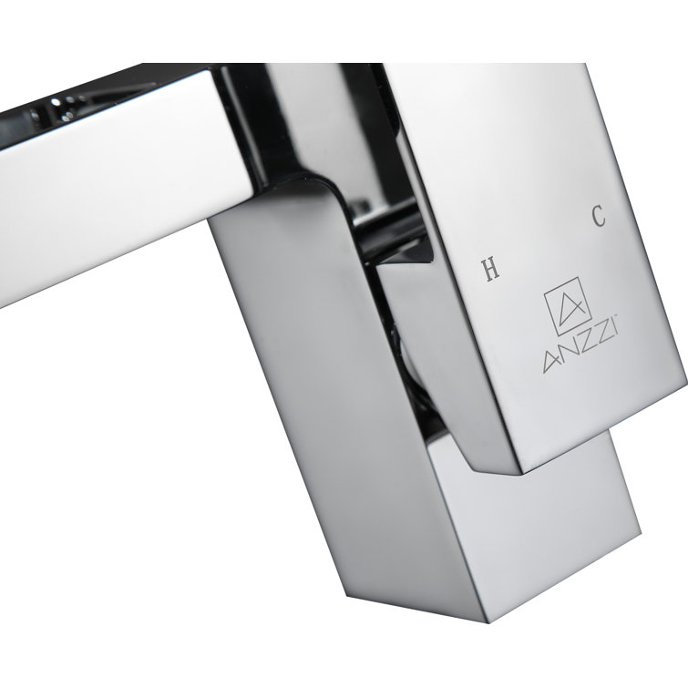 Polished Chrome Single-Handle Bathroom Faucet with Drain Assembly