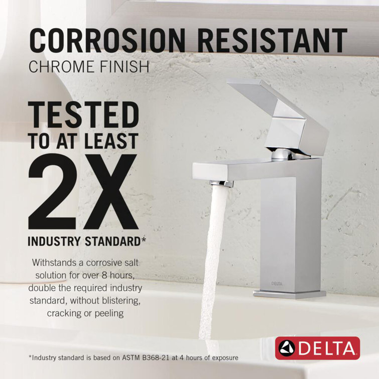 Modern Chrome Single Hole Bathroom Faucet with Drain Assembly