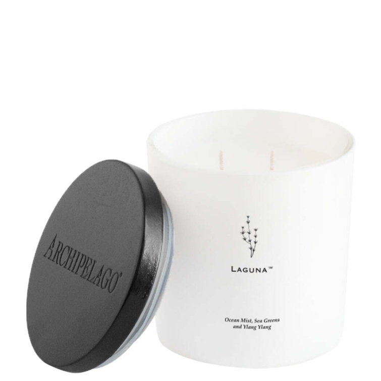 Black Currant and Mulberry Scented Soy Candle with Wooden Lid